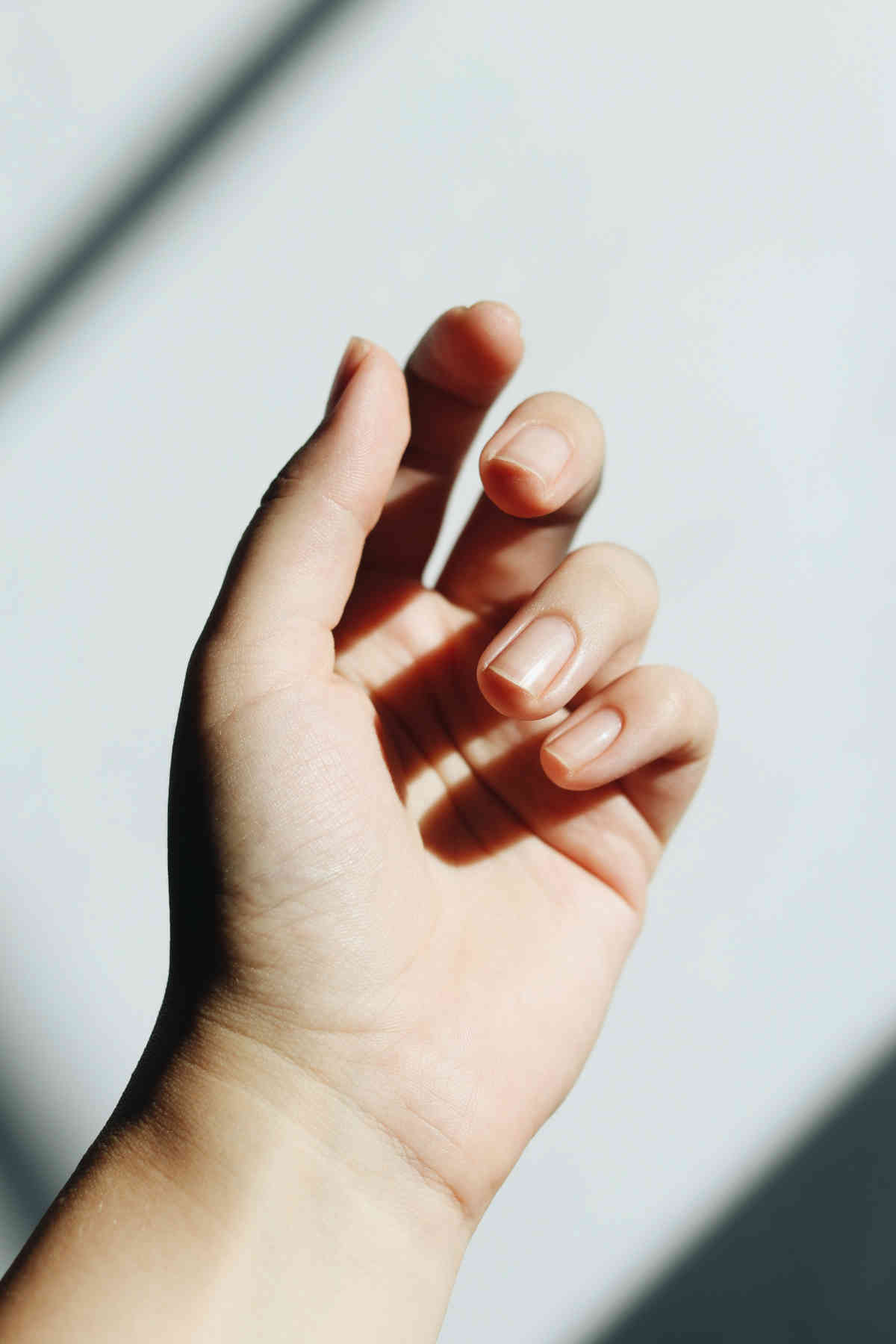 Minimalist nails